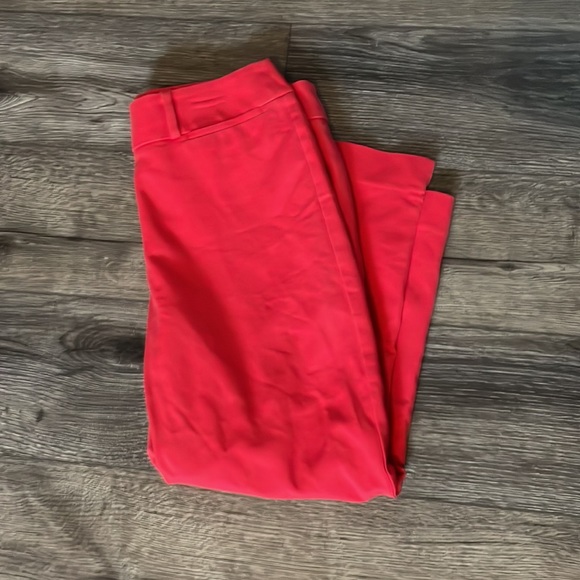 Pink Capri Pants - Picture 3 of 3